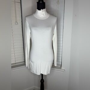 Chic White Long Sleeve Turtleneck Top
